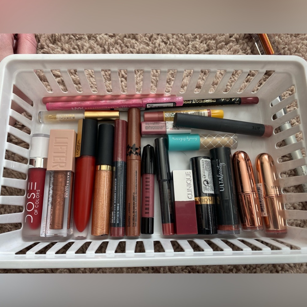 Lipstick lipgloss bundle